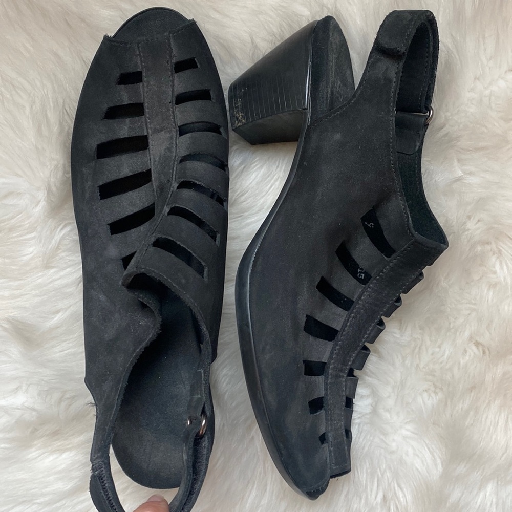 Munro black cut out heeled sandal